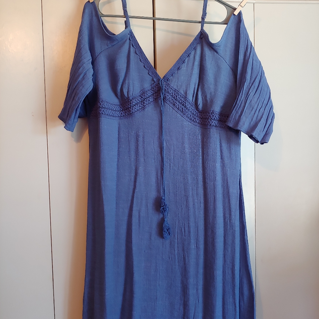 Mlle Gabrielle Cold Shoulder Swing Dress, Euc, Size Large